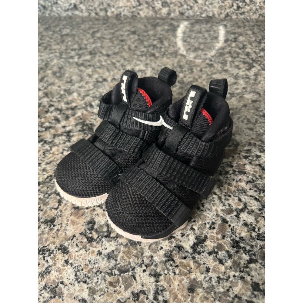 Nike Lebron Kid's Shoe
